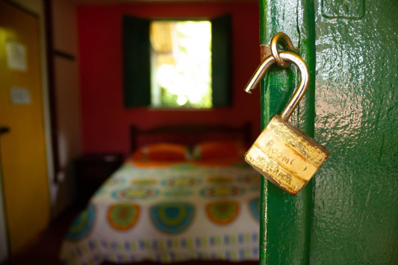 The Plantation House Travellers Hostel Саленто Екстериор снимка